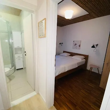 Andrea Apartment *