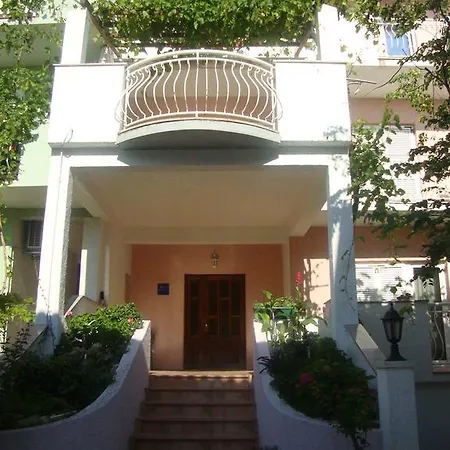 Apartment Andrea *