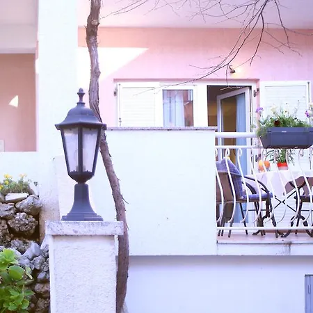 Andrea Apartment *